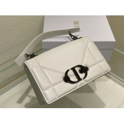 Dior 30 Montaigne Chain Bag With Handle In White Lambskin CDBS2937