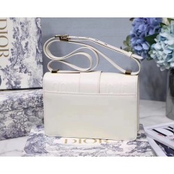 Dior 30 Montaigne Shoulder Bag In White Calfskin CDBS2042