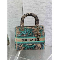 Dior Dioriviera Lady D-Lite Medium Bag in Raffia With Green Toile de Jouy Sauvage Embroidery CDBS2220