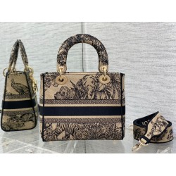 Dior Lady D-Lite Medium Bag In Beige Toile de Jouy Voyage Embroidery CDBS2332