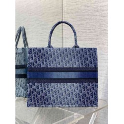 Dior Medium Book Tote Bag in Blue Denim Oblique Jacquard CDBS2431