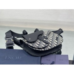 Dior Men's Saddle Pouch in Beige and Black Dior Oblique Jacquard CDBS2588